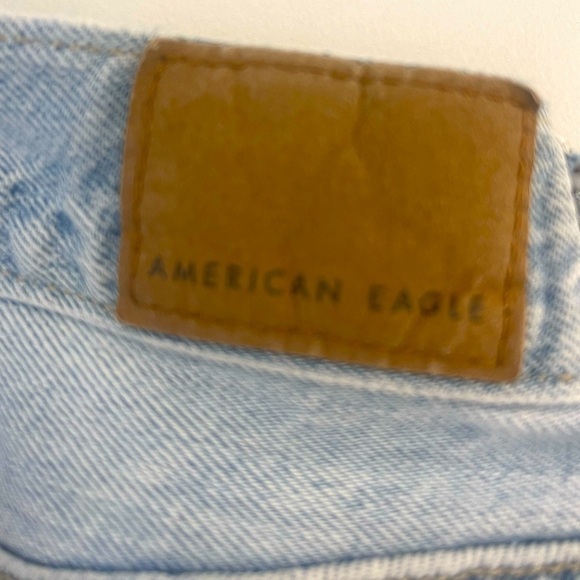 Women’s American Eagle 90s Slim Boyfriend Ripped Jeans - Picture 4 of 7